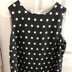 Black & white polka dot sleeveless blouse. Sz M